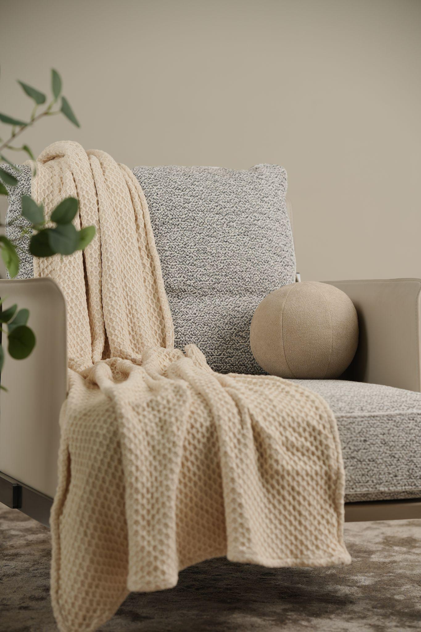 Cotton beige throw